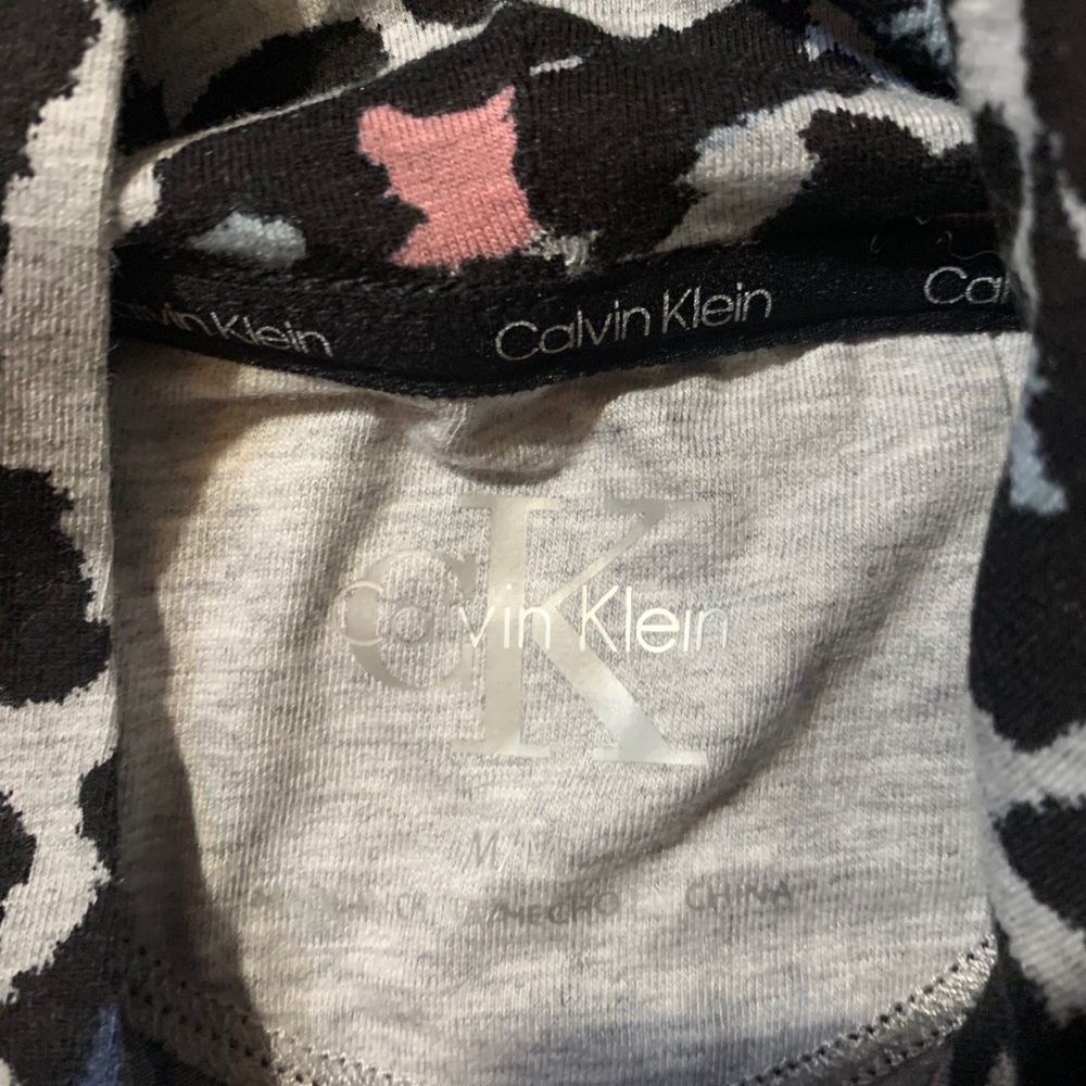 Calvin Klein Pull Over